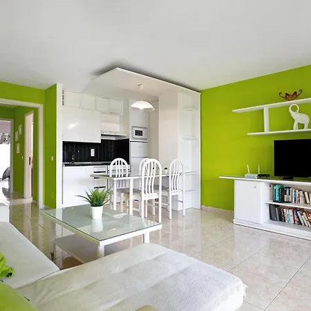 Lovely Ground Floor 아파트 *